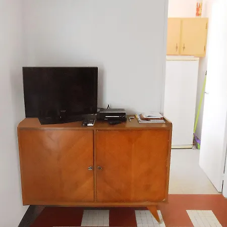 拉布雷埃莱班1号度假屋 *